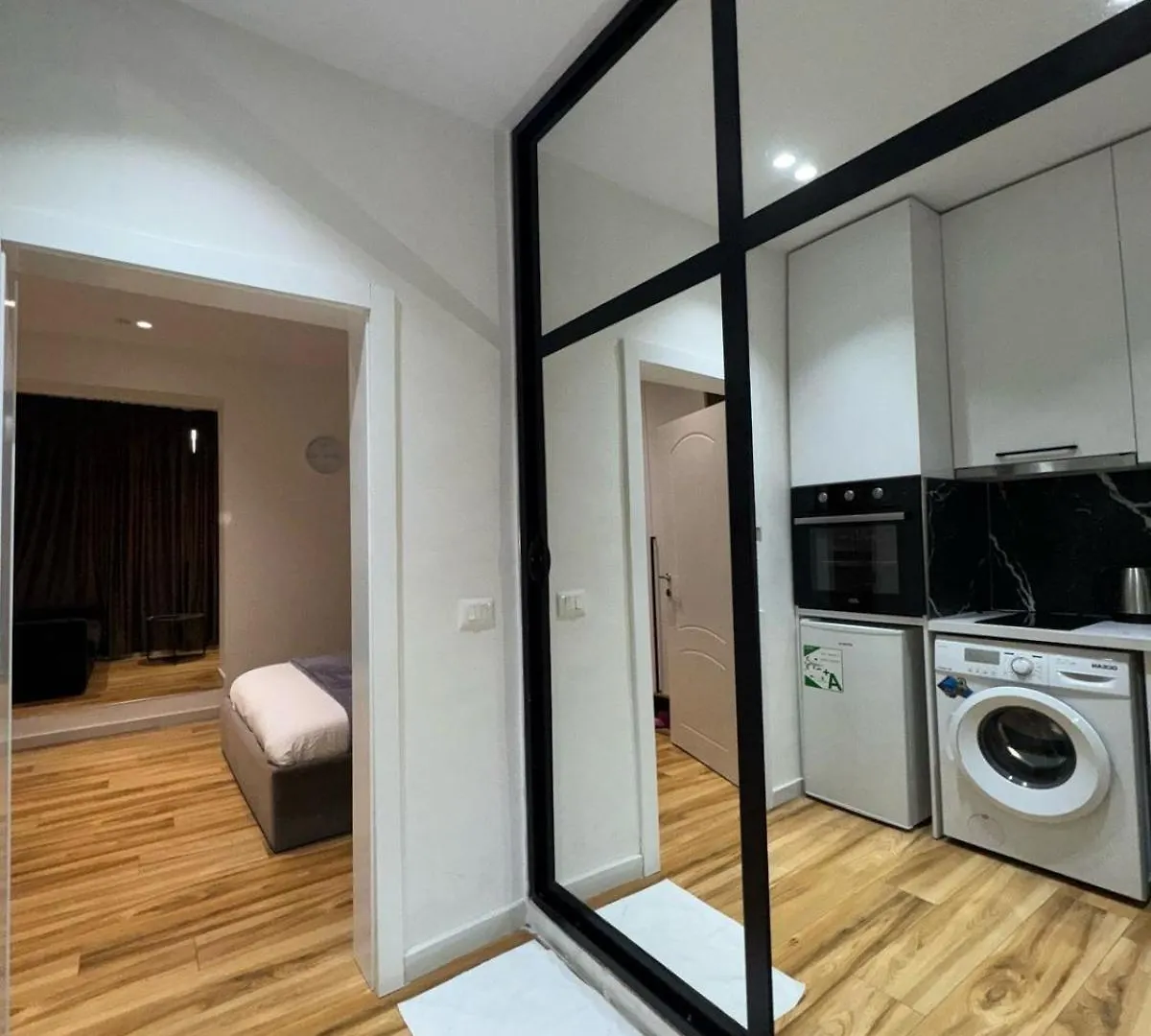 Luxury Apartments Blloku تيرانا 0*,