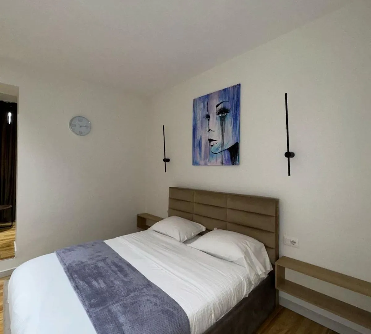 Luxury Apartments Blloku Tirana 0*,